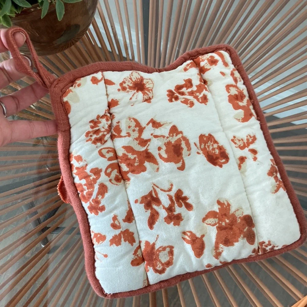 Sur La Table linen blend boho floral pot holder